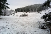 Zabeleo se prvi sneg, a gde drugo nego na Goliji: Pokrivač debljine nekoliko centimetara, temperatura na Jankovom kamenu ispod nule (FOTO)