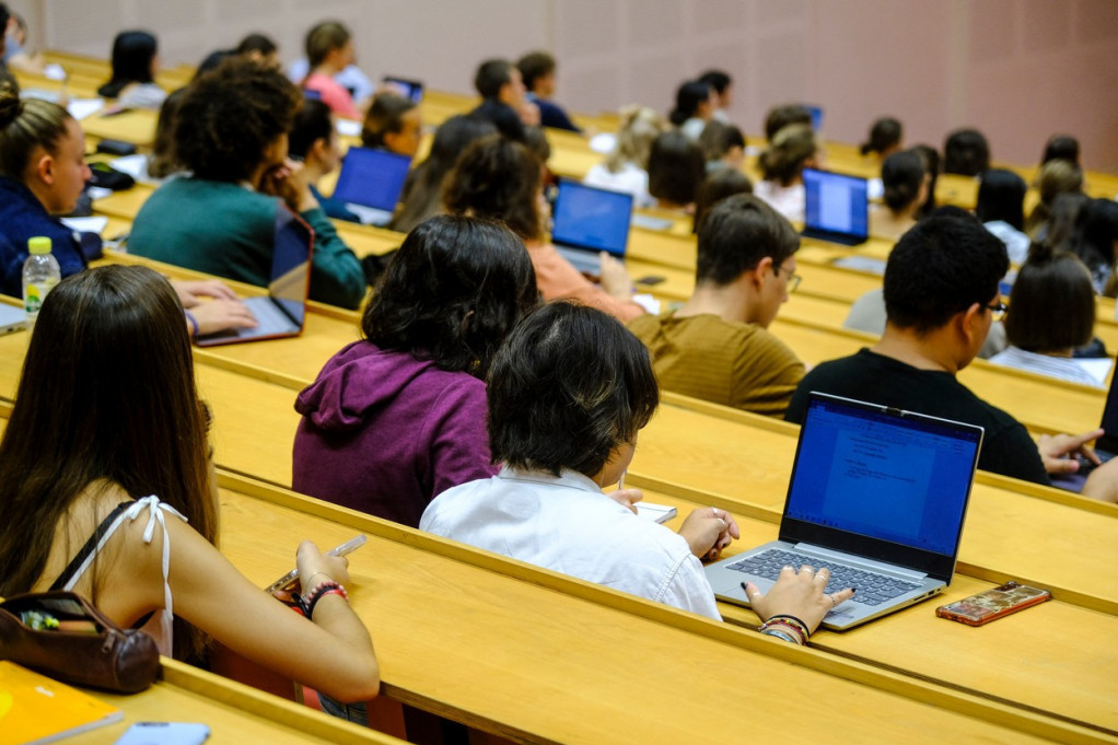 Kojot napao dečaka (6) usred parka! Vukao ga po zemlji i grizao, a onda se desio obrt (VIDEO)