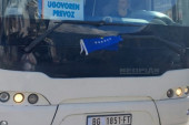 Srbi napadnuti na putu ka Pećkoj patrijaršiji: Albanac presekao put autobusu i pretio