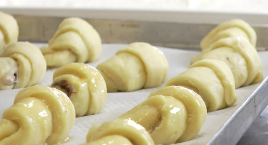 Kiflice - kraljice domaćih peciva! Milica iz Čačka objašnjava zašto ovo pecivo danas košta skoro kao dva kilograma svinjetine