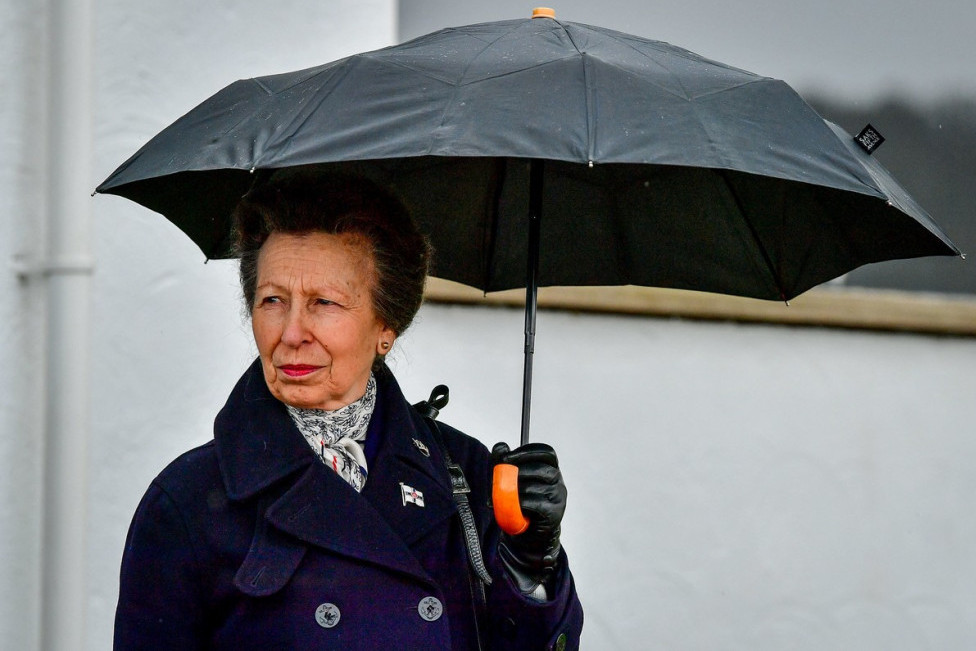 Loša karma britanske kraljevske porodice: Princeza Ana završila u bolnici