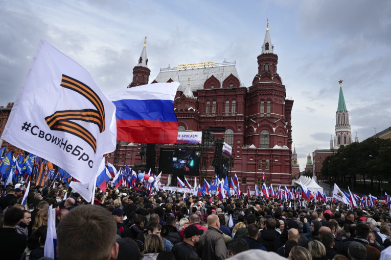 ''Ne ostavljamo svoje''! U Moskvi i Groznom po 50.000 ljudi podrzalo referendume (FOTO/VIDEO)