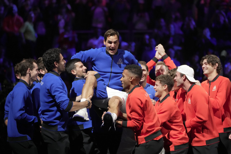 Novak priredio iznenađenje Rodžeru i obezbedio mu još jedan "krug" ovacija (VIDEO)