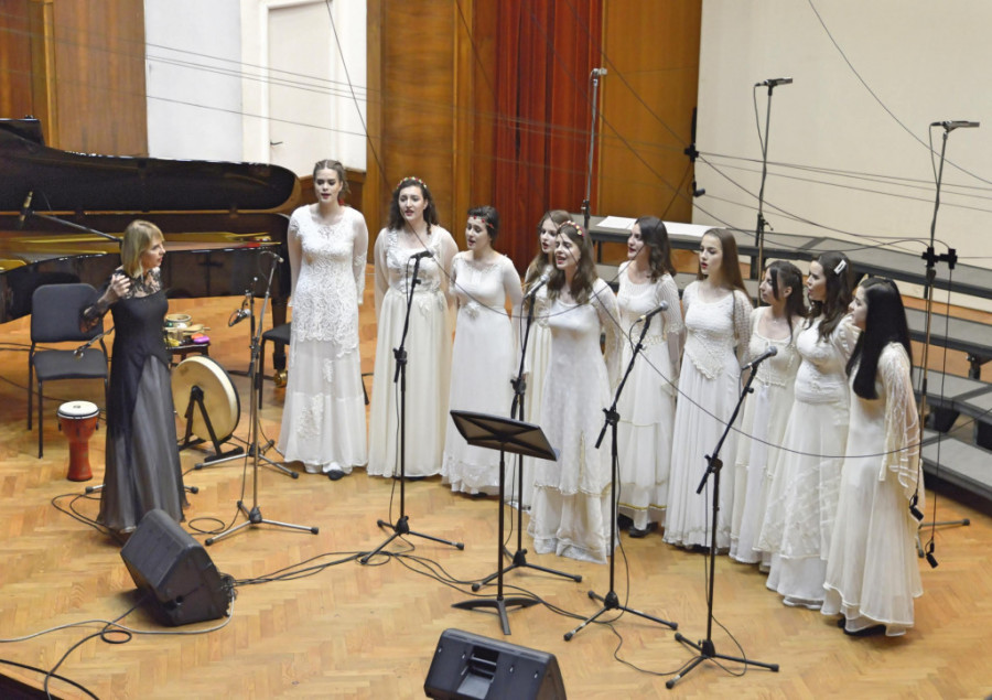 Lep povod za susret sa Biljom Krstić na Kolarcu: Postanite deo vokalne radionice "Bistrik"