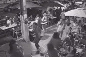 Gosti restorana pobegli glavom bez obzira kad su videli grupu pljačkaša, a onda je usledilo urnebesno iznenađenje (VIDEO)