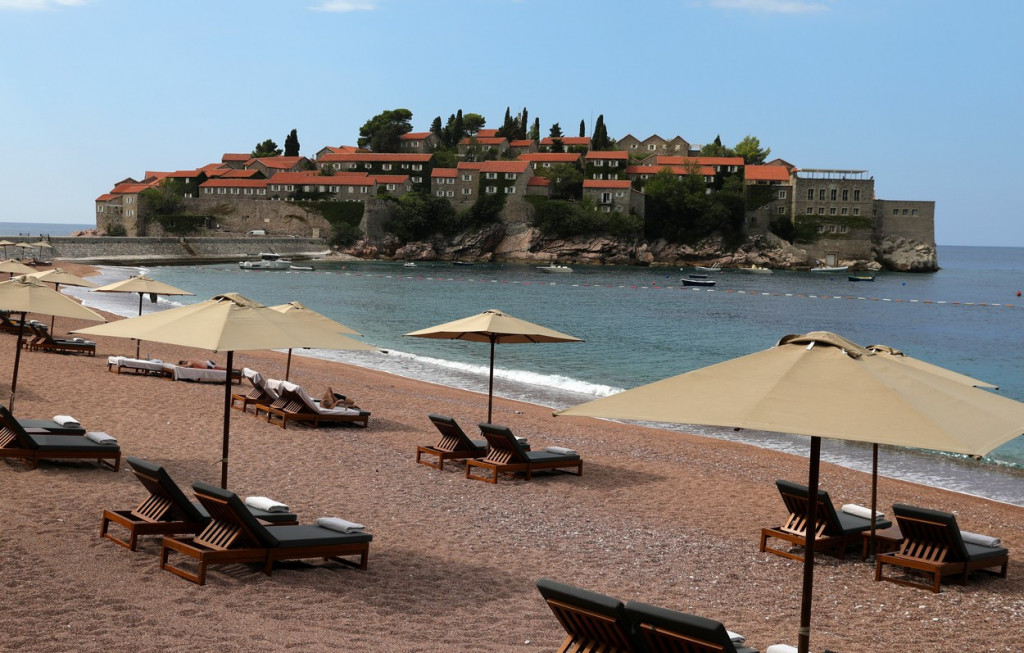 Sveti Stefan i dalje pod katancem: Pregovori Vlade i investitora zapeli