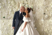 Prve fotografije mladenaca! Venčali se Mihajlo Šaulić i Marina! Ona blista u raskošnoj venčanici, a on nikad elegantniji u smokingu (VIDEO)