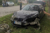 Teška saobraćajka kod Šimanovaca: Vozač automobila marke "BMW" zbog neprilagođene brzine izleteo sa puta (FOTO)