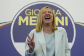Ko je Đorđa Meloni, žena koja će postati premijerka Italije: Preti da poremeti EU, a poredili je sa Hitlerom i Musolinijem! (FOTO/VIDEO)