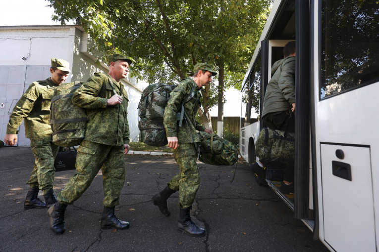 Peskov: Broj mobilisanih ne može premašiti 300.000
