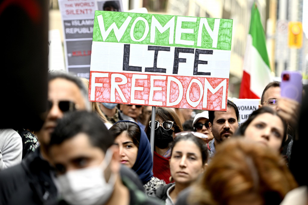Iran se ne smiruje: Masovnim protestima se pridružili i studenti i Kurdi