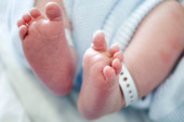 Beba iz Prištine avionom prebačena u Napulj: Boluje od teške srčane bolesti!