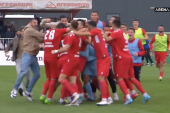 Dajte Zvezdu da se igramo: Fudbaleri Radničkog u kafani slave trijumf nad Partizanom! (VIDEO)