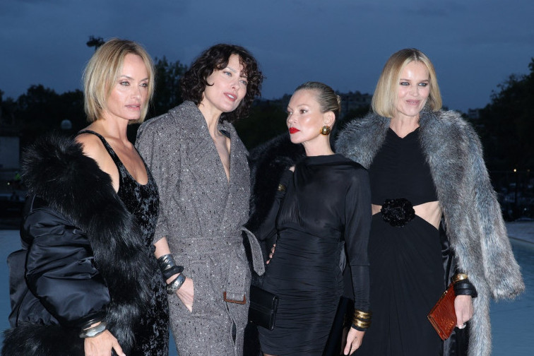 Supermodeli iz 90-ih blistali na otvaranju Pariske nedelje mode, posebno Kejt Mos i Eva Hercigova (FOTO)