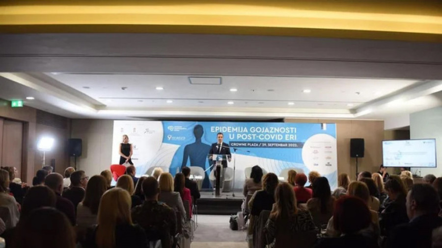 Gojaznost odavno nije samo estetski problem, već bolest protiv koje se moramo boriti udruženim snagama!