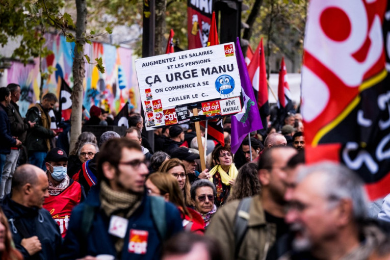 Štrajk paralisao Francusku: Sindikati ustali protiv rasta cena i Makronovih reformi (VIDEO)
