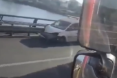 Teška saobraćajna nesreća na ostružničkom mostu: Vozač hitno hospitalizovan (VIDEO)