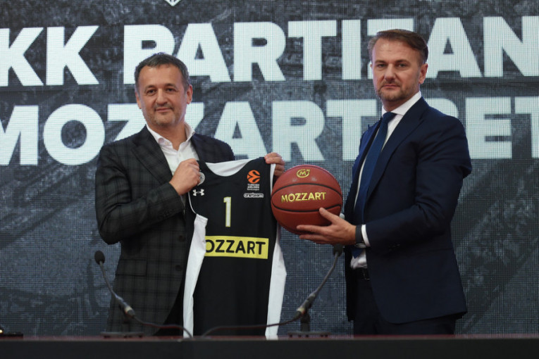 U novom ruhu: Partizan predstavio dresove za sezonu 2022/23 (GALERIJA)