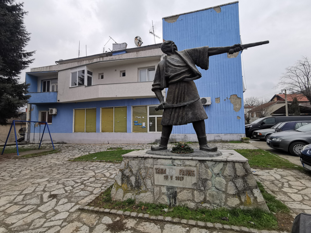 Zoran iz sela Stragari je jedini živi potomak velikog srpskog junaka:  Po njegovom liku rađen spomenik u čast Tanasku Rajiću