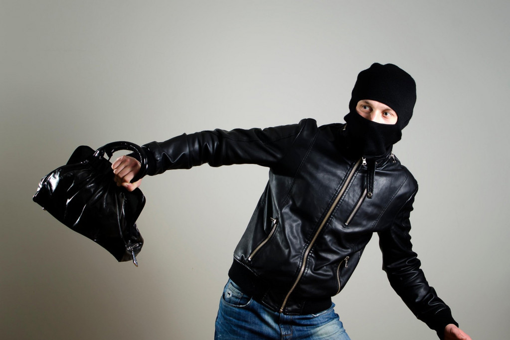 Ženama na ulici otimali torbe: Lopovi uhapšeni u Kruševcu