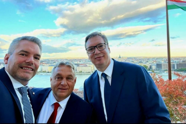 Predsednik Srbije na selfiju sa druženja posle samita: Fotografisao je austrijski kancelar jer ja to ne umem valjano da uradim (FOTO)