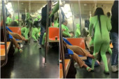 Banda "zelenih goblina" napala tinejdžerke u metrou: U bizarnim neonskim kostimima krenule u pljačku (VIDEO)