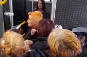 Kontrolorke nasrnule na putnicu u autobusu: Vukle je i čupale, pa uhvatile za okovratnik (VIDEO)