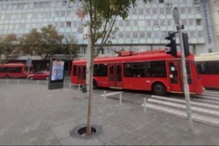 Nesreća u centru Beograda: Trolejbus udario ženu, haos kod Doma omladine (FOTO)