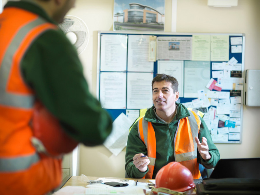 Pobuna u Beču zbog hladnijih kancelarija! Sindikati protiv uredbe kojom se  temperatura radnih prostora smanjuje na 19 stepeni