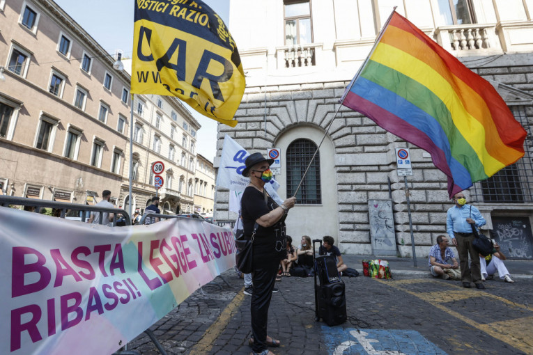 Novi zakon o LGBTQ izazvao buru u Italiji: Budućoj premijerki natrljali na nos ono protiv čega je obećala da će se boriti