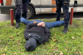 Taksijem nosio pušku i pokušao da pobegne policiji: Detalji hapšenja navijača Partizana u Beogradu
