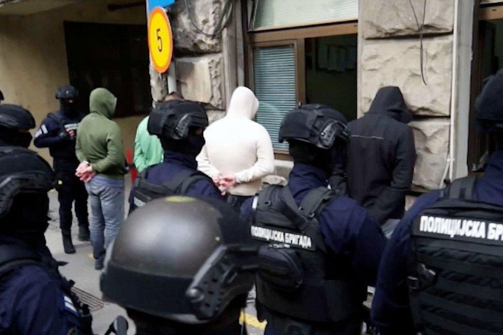 Spektakularno hapšenje u Novom Beogradu: Pala četvorica navijača "Zabranjenih"