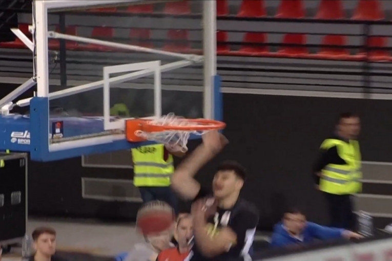 NBA Tristan! Ova akcija košarkaša Partizana podigla je publiku u Skoplju na noge (VIDEO)