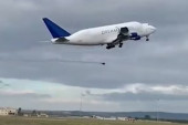 Avionu točak otpao tokom poletanja! Pronašli ga u vinogradu (VIDEO)