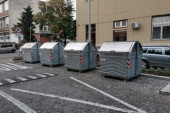 Ekipe JKP "Gradska čistoća" nastavljaju akciju: Novi džambo-kontejneri na Zemunskom keju