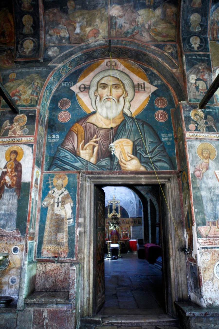 Noć kada je gorela Pećka patrijaršija: Pre 45 godina uništena je dragocena arhiva srpske svetinje