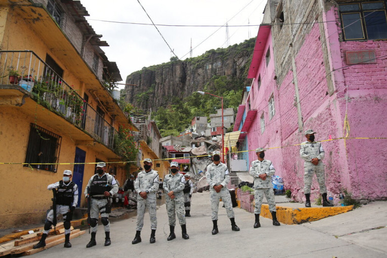 Vojska ostaje na ulicama: Zemlja koju razaraju narko-karteli donela kontroverznu odluku (VIDEO)