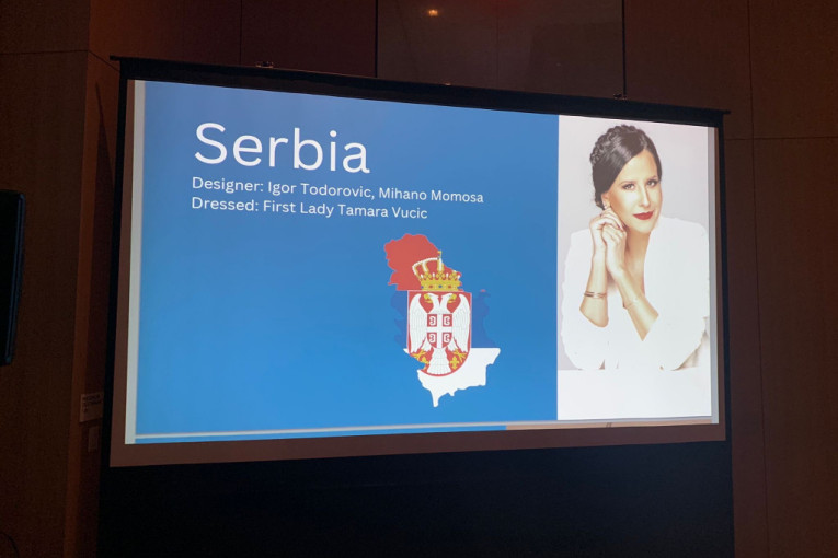 Tamara Vučić u Vašingtonu: Prva dama Srbije u bajkovitoj haljini sirena kroja na gala reviji domaćih i svetskih dizajnera