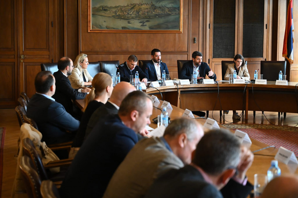 Šapić: Grejna sezona se odlaže zbog povoljnih vremenskih uslova - ušteda nekoliko miliona evra dnevno