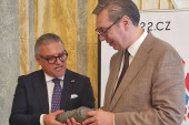 Poklon koji vredi više od bilo kog novca: Ono što je Vučić dobio od češkog ambasadora, nadilazi nečije snove! (FOTO)
