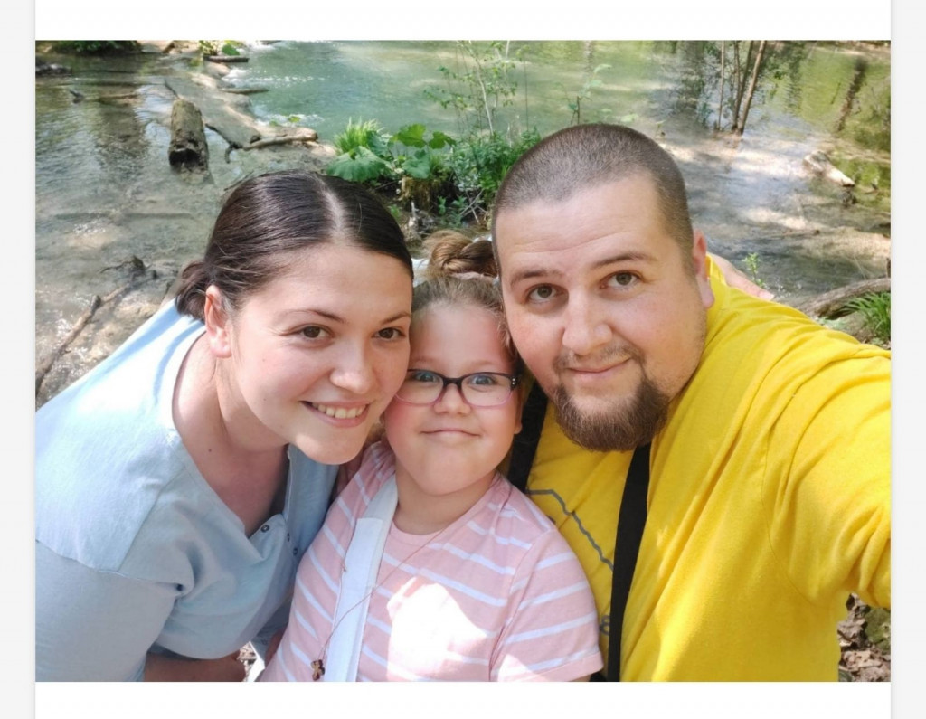 Lejla ima samo pet godina a tečno progovorila ruski zahvaljući crtanim filmovima: Roditelji bili u čudu kada im se obratila na ruskom (FOTO)