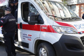 Tragedija na Novom Beogradu: Muškarcu pozlilo dok je menjao gumu, ubrzo preminuo kod automobila!