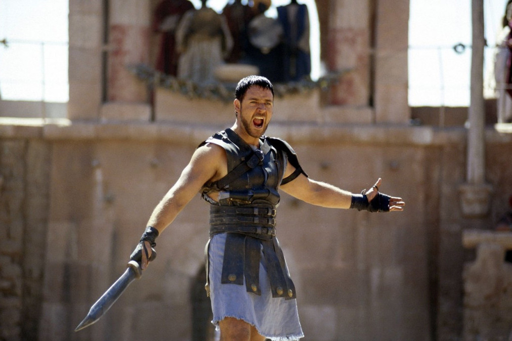 Povratak čuvenog gladijatora u Večni grad: Rasel Krou u Rimu specijalnim povodom (FOTO)