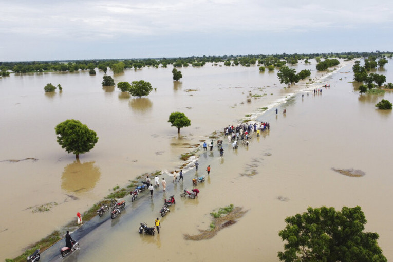 Više od 600 ljudi stradalo u katastrofalnim poplavama u Nigeriji: Najgori potop u poslednjih 10 godina (VIDEO)