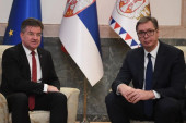 Vučić: Ozbiljan i odgovoran razgovor sa Lajčakom o dijalogu