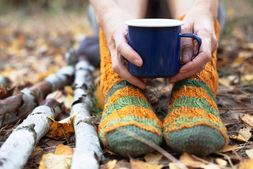 U Velikoj Britaniji se popije 165 miliona šoljica dnevno, a u jednoj zemlji u njega stavljaju so: Najzanimljivije činjenice o čaju!