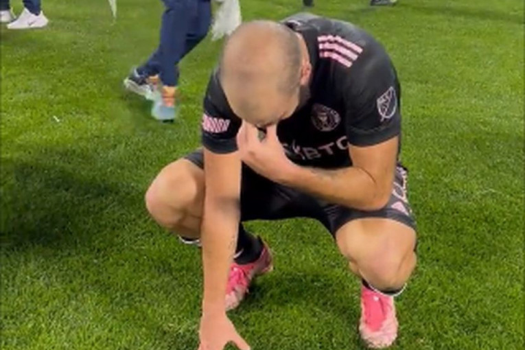 Slomile ga emocije: Suze za kraj karijere - jedno veliko fudbalsko ime otišlo u penziju! (VIDEO)