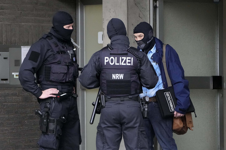 Policija završila pretragu škole u Hamburgu: Nisu našli maloletnike koji su upali kod nastavnika sa pištoljem