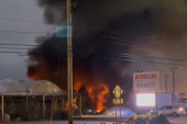 Stravična nesreća u Ohaju: Avion se srušio na prodavnicu, poginuli pilot i putnik (VIDEO)