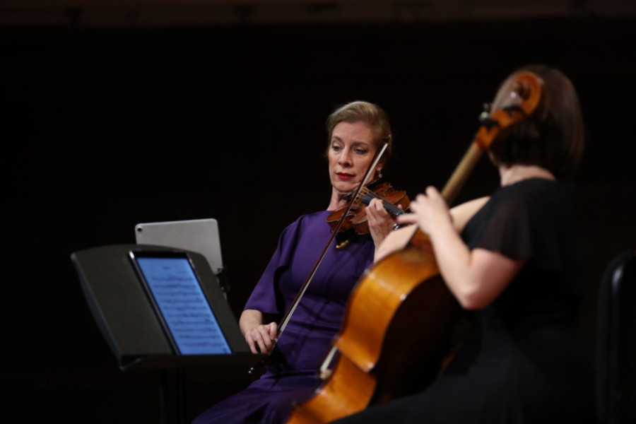 Magična „Crvena violina“ opčinila Kolarac: Elizabet Pitkern održala koncert za pamćenje (FOTO)